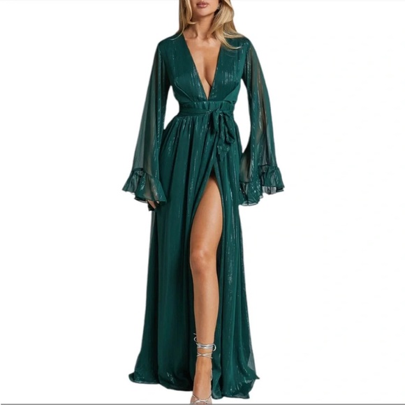 NWT Showpo. Dangerous Woman Maxi Dress Emerald - Picture 3 of 11